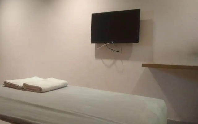 OYO 89773 New Eastern Hotel