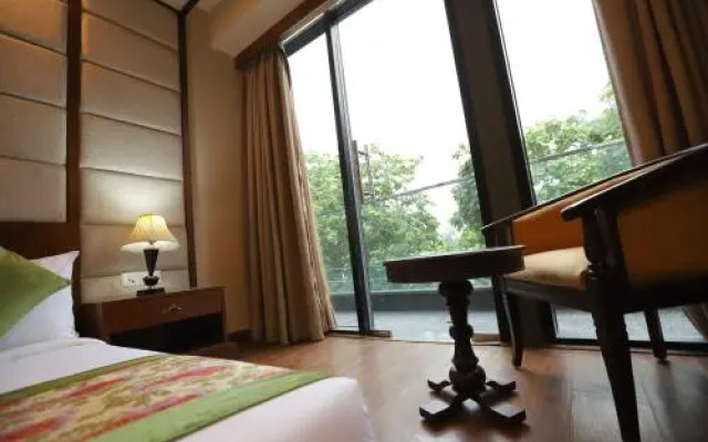 IP Royal Hotel - Couple Friendly Near Yamuna Sports Complex, Karkardooma New Delhi