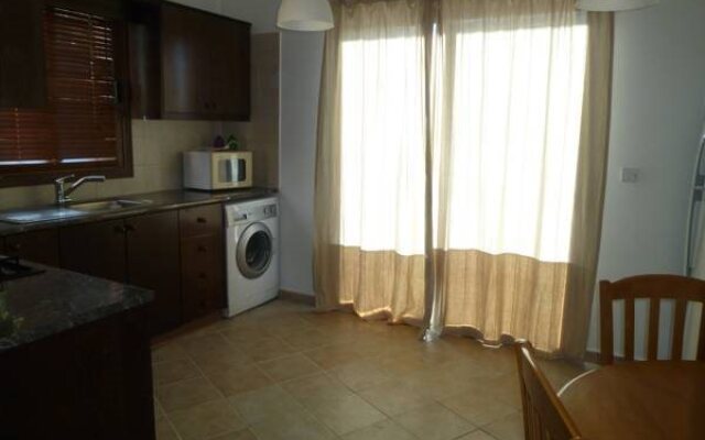 Avra Family Maisonettes