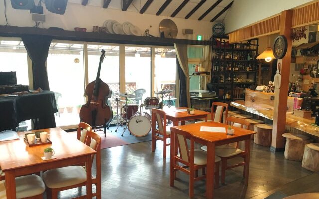 Cafe & inn That Sounds Good