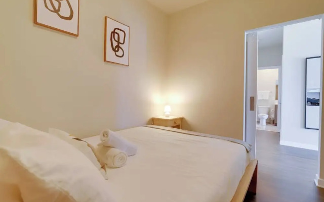 Spacious Apartment in Alexandria