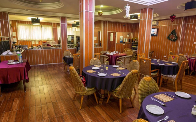 City Escape Hotel Prampram