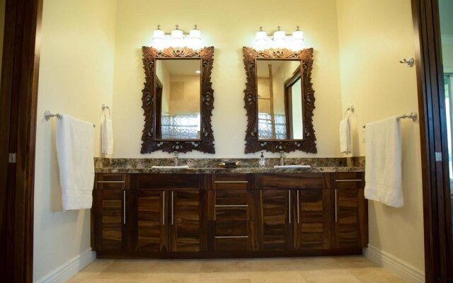 North Shore Country Villa