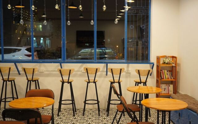 Thong Nho Oi Hostel
