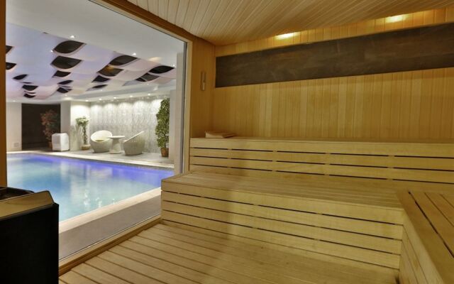 Queen Hotel & Spa