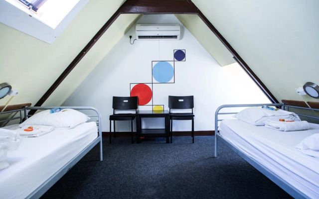 The Flying Pig Uptown Hostel