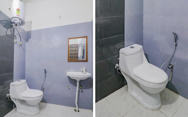 White House by OYO Rooms