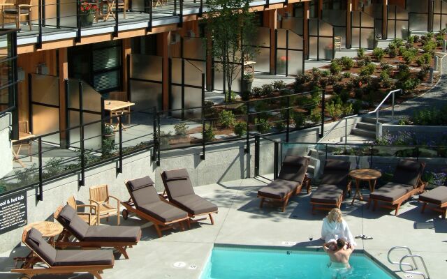 Brentwood Bay Resort & Spa