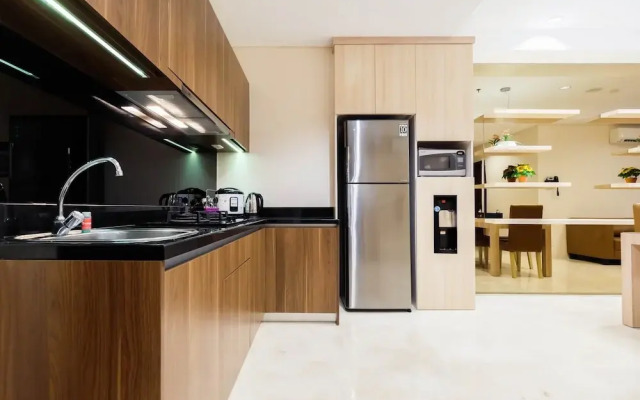 2BR Cozy and Modern L'Avenue Apartment