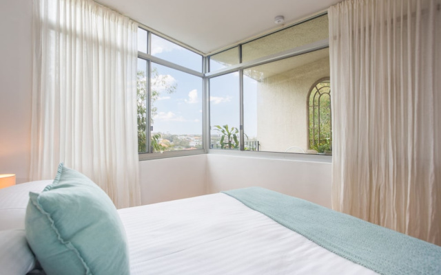 Bronte Beach Coastal Apartment With Ocean View – Guest Rooms – Sydney