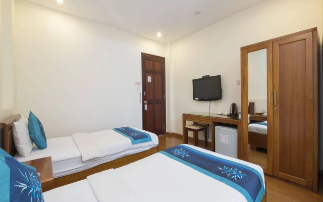 Blue River Hotel