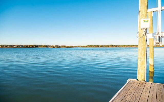 Golden Hour by Oak Island Accommodations