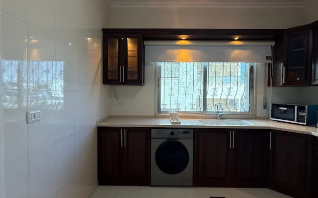 3bedroom Aprt of 200sqm Near Movenpick Hotel Amman