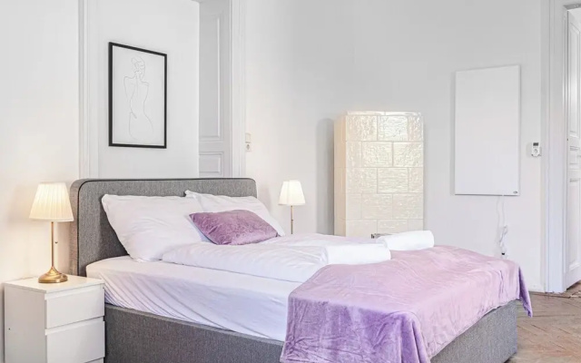 Near AKH 2 Apartments For Groups