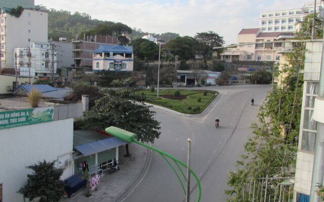 Viet Nhat Halong Hotel