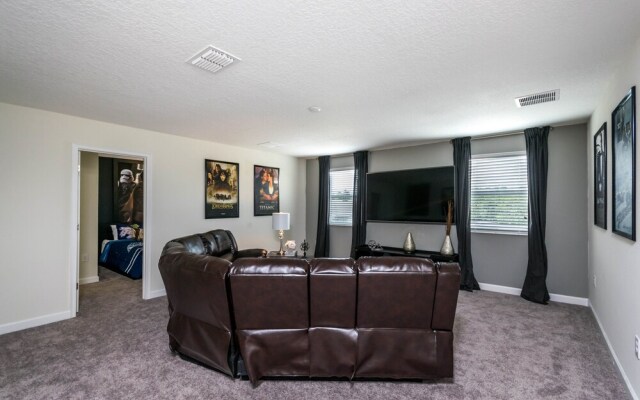 1684 Moonvalley Drive