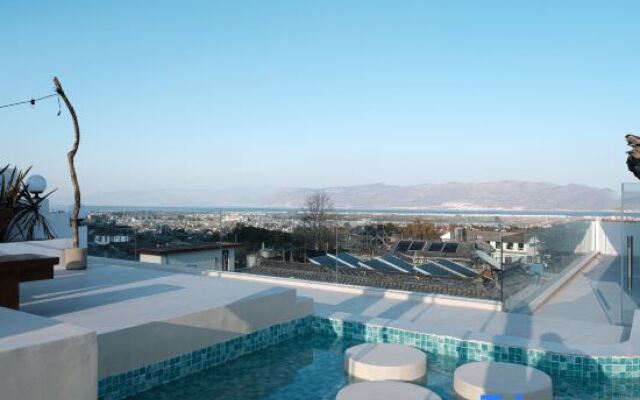 Yuqi·Banshan Homestay (Dali Ancient City South Gate)