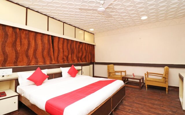 OYO 13657 Hotel Radhika