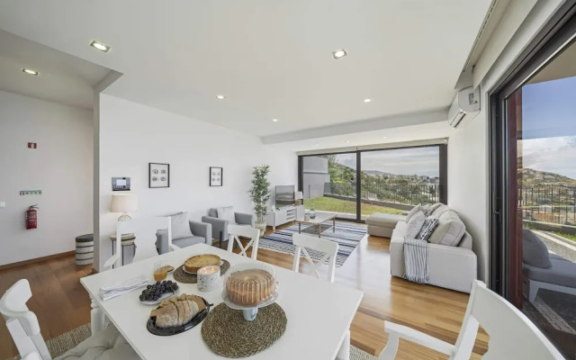 Vila Papagaio Verde by An Island Apart