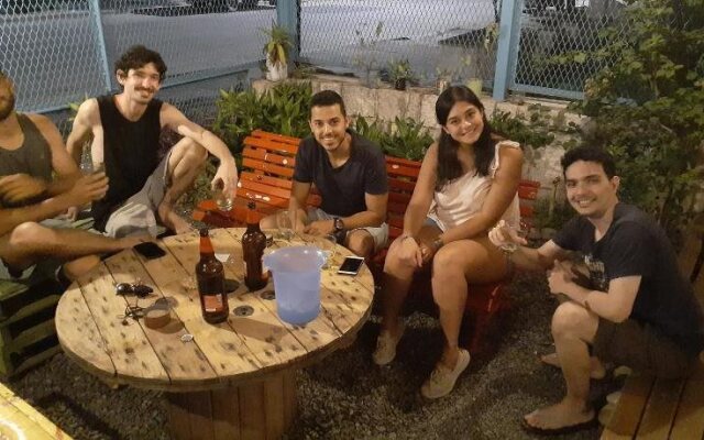 Ananta Hostel & Bar