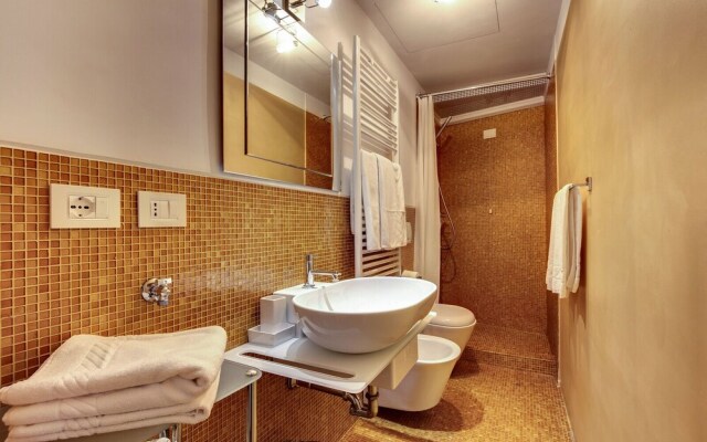 Modern Apartment with Terrace