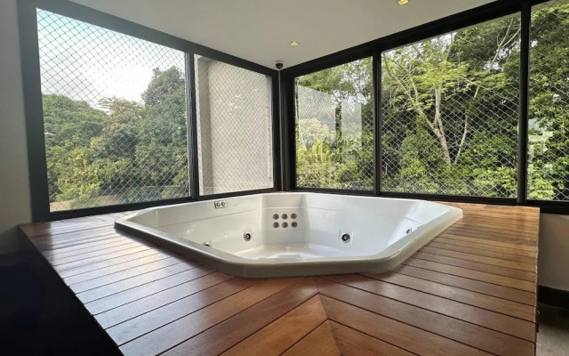 Mans o 6 Suites Riviera