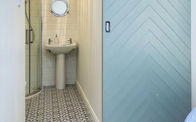 Wavecrest Holiday Cottage