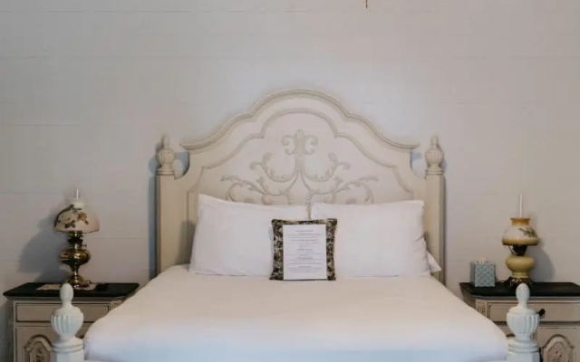 Bois Des Chenes Bed & Breakfast Inn