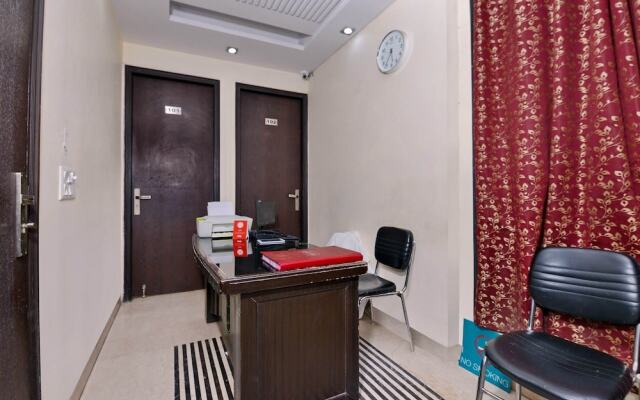 OYO 466 Hotel Lotus B&B