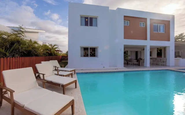 A Tropical Oasis In Vista Cana