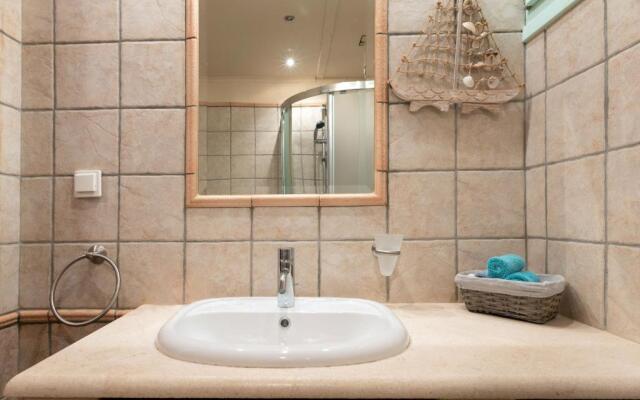 Spyros House, 3 bedrooms-sea view-in Agia Efimia