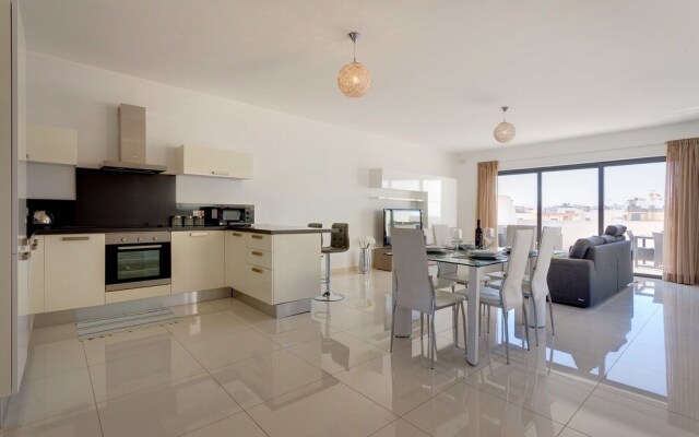 Fabulous Penthouse in a Prime Location