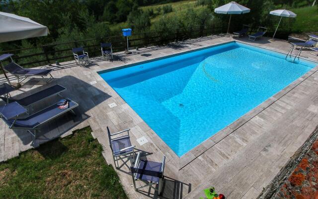 Dwelling in Renovated Barn near Birthplace of Michelangelo