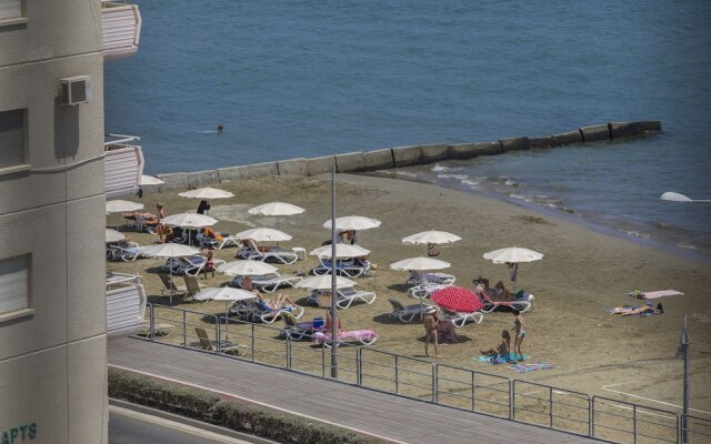 Mackenzie Leo Seafront Suite