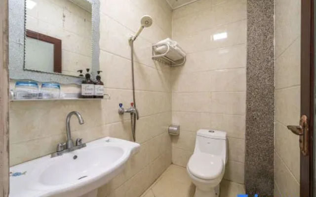Haokelaiju Youran Shanke Homestay (Yangshuo Xingping Ancient Town Twenty Yuan Scenic Area) – Bathroom – Guilin