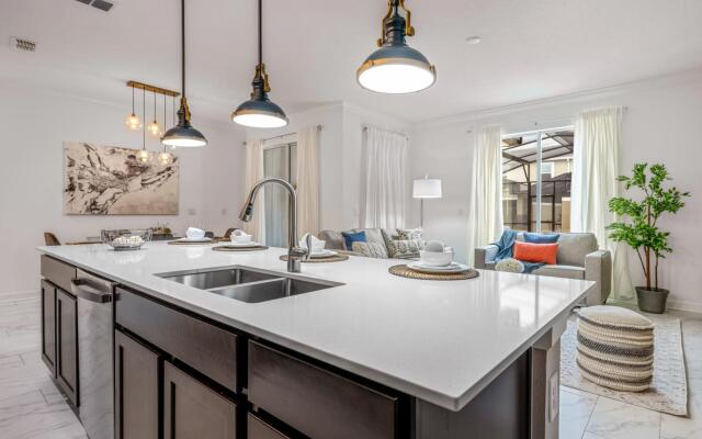 Luxury townhome with private pool near Disney