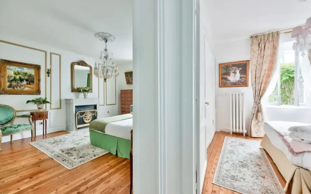 Noble Luxury Residence in the Heart of Paris