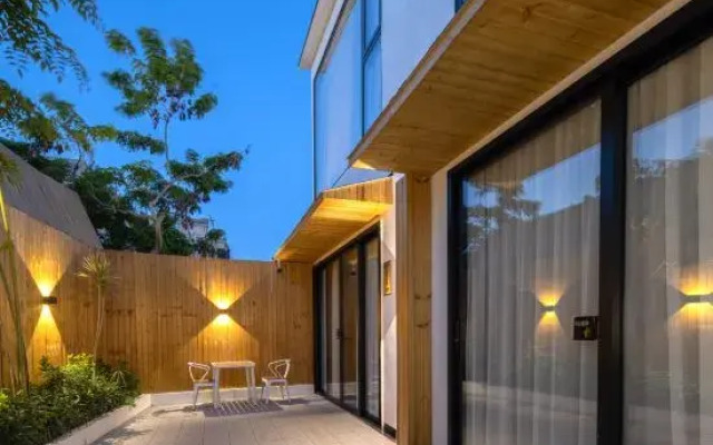Chenxing Pool Homestay (Sanya West Island Branch)