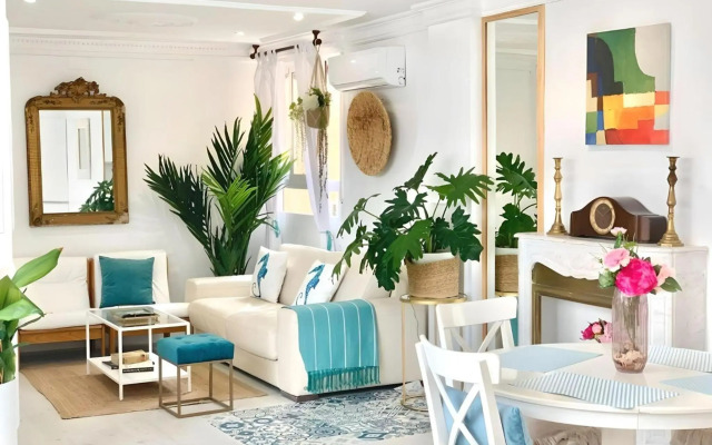 Lux City Loft in front of the Port