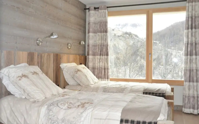 Cosy Valloire Family Chalet