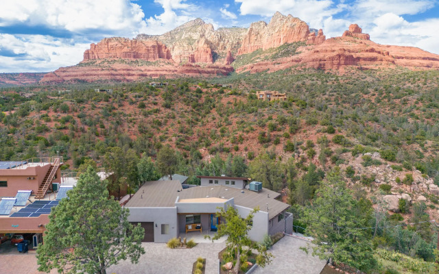The Viewpoint by Avantstay Luxe Home + Spa/views