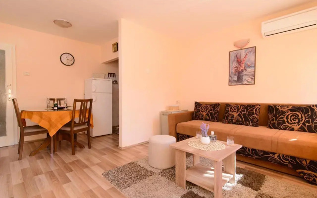 Ante Apartment