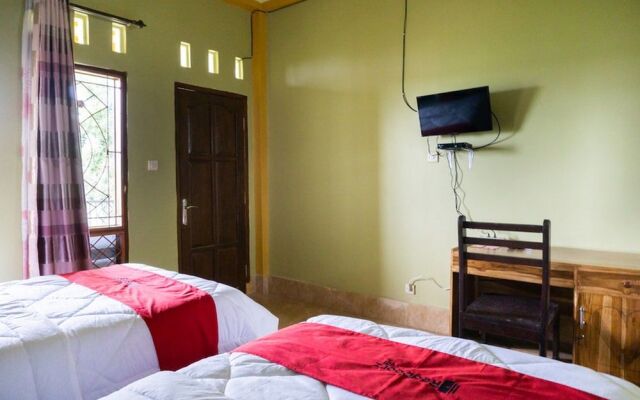 RedDoorz near Senaru Rinjani