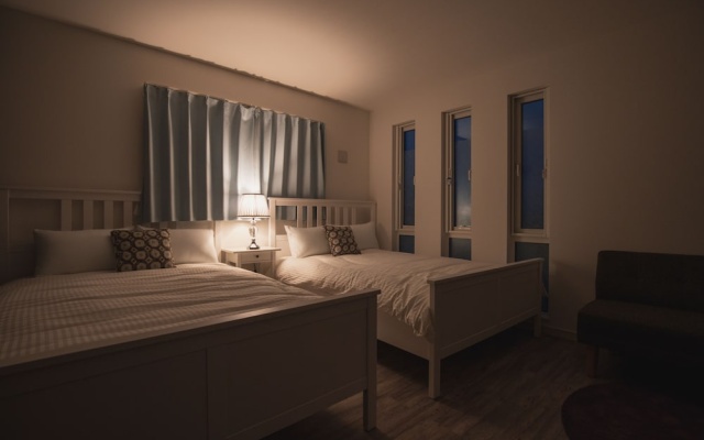 Villa Garden Onna – Guest Rooms – Onna