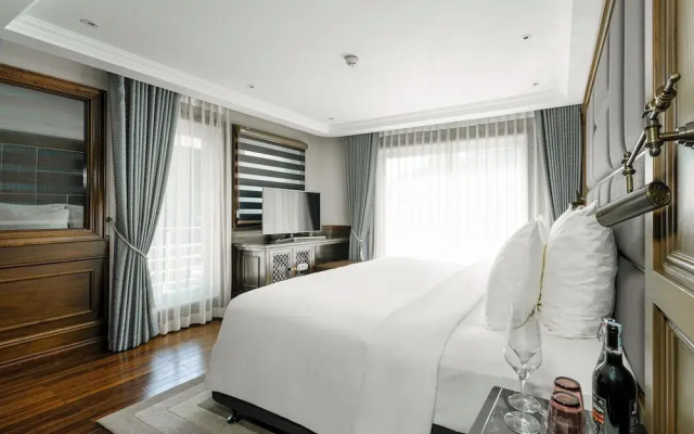 Ambassador Signature Cruise - Lan Ha Bay