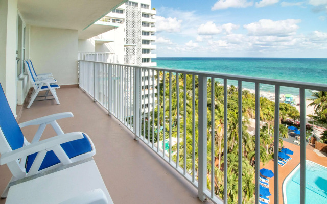 Radisson Resort Miami Beach