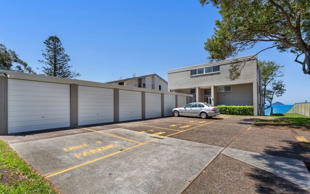 5 'Casuarina's ' 33 Soldiers Point Road - superb waterfront unit