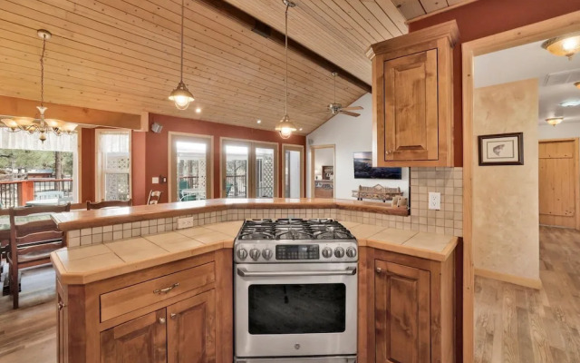 ONE Hundred Pines Ranch #2005