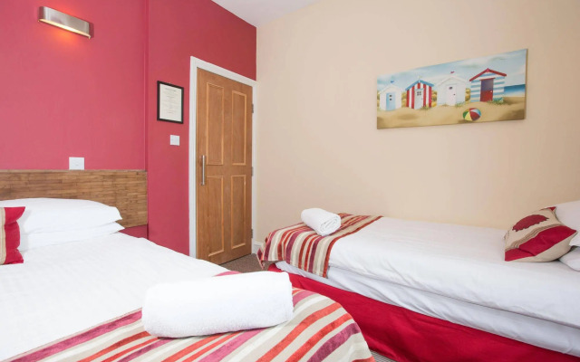 Cecil House Hotel