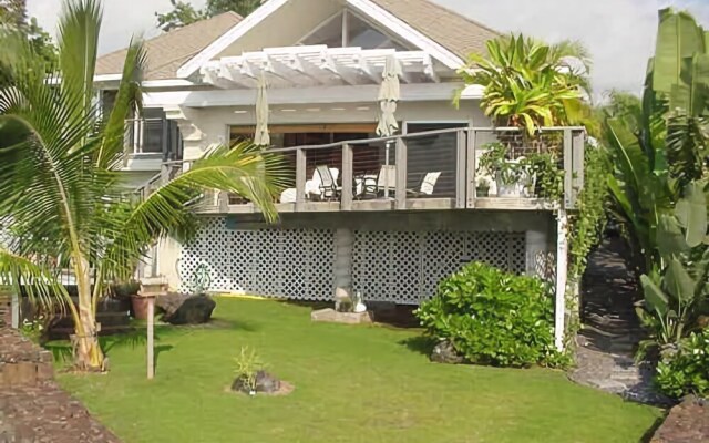 Kona Bay Seaclusion Oceanfront by RedAwning